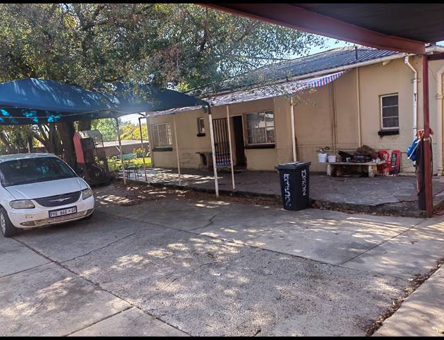 4 BEDROOM HOUSE FOR SALE IN PRETORIA WEST